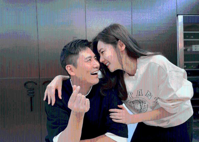 我已经结婚了一个单身的男同事让我去他家住是什么意思？游戏画面